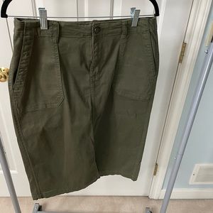 Caslon olive green knee length cargo skirt size 8
